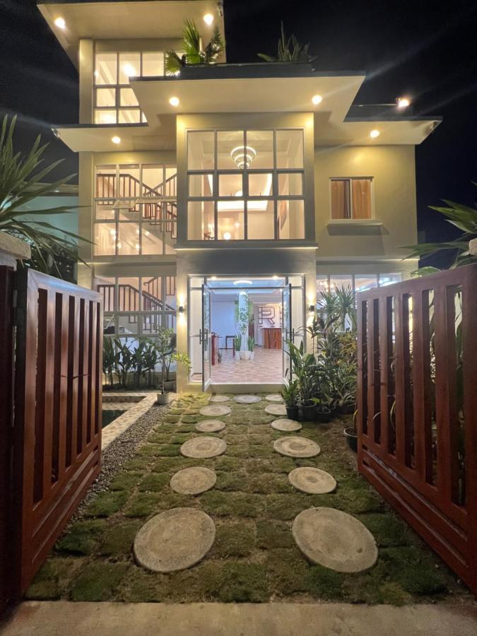 Rich-Vania Suites 卢纳将军城 外观 照片